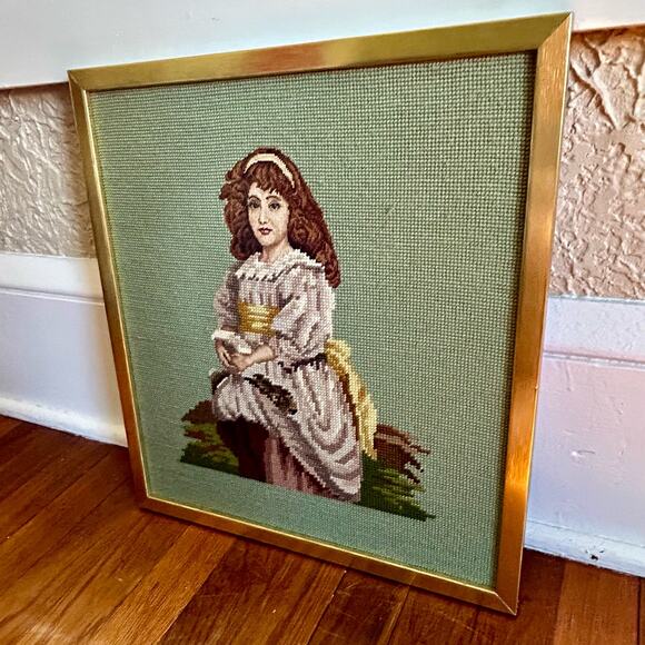Vintage Needlepoint Portrait of Colonial Woman in Dress in Gold Frame - Picture 5 of 11